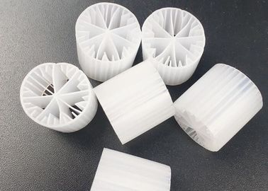 購入 HDPEバイオマスのプラスチックフィルターメディア 15*15mm WWTP SBR技術キャリアのために online manufacture