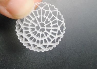 購入 高表面面積 UV 耐性 mbbr バイオメディア エビ水産物 COD BOD 除去 25*5mm hdpe 白色のバイオチップ online manufacture