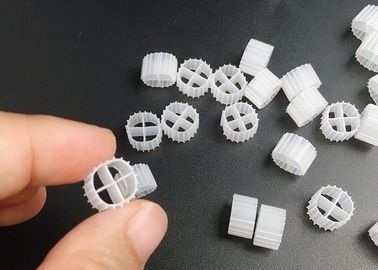 購入 高効率のバイオフィルムキャリア MBBRフィルターメディア 11mm X 7mm サイズと白色 online manufacture