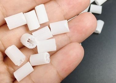 購入 白い移動ベッド プラスチックフィルターメディア 20年 寿命 純 HDPE素材 online manufacture