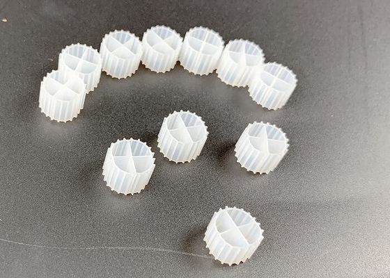 購入 MBBR ホワイト HDPE IFAS 生物フィルターメディア 1000m2/M3 online manufacture