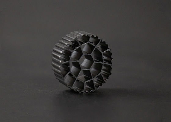 購入 ヴァージンHDPE素材 MBBRフィルターメディア バイオフィルター 25mm X12mm サイズ 600 m2/m3 表面面積 online manufacture