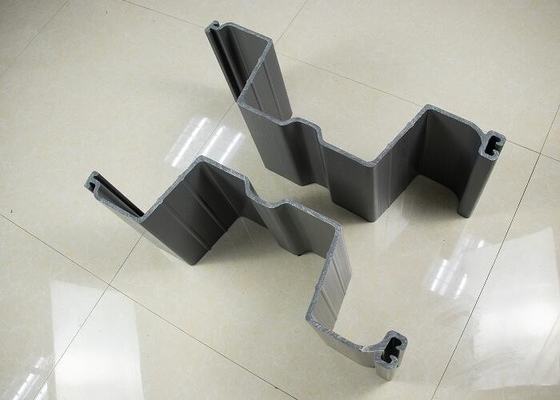 毒性ゼロのコーティング PVCシート スタイ 灰色 川の保護のために