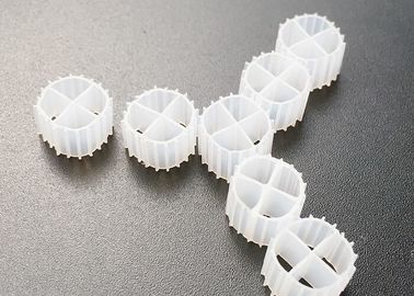 PE 衝撃防止水族館 MBBR フィルター メディア 白色 fda キャリア 11*7MM MBBR バイオフィルム キャリア