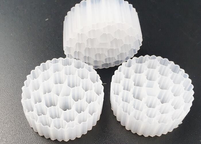 Pe38 25*4mm Hdpe Mbbr バイオ フィルター媒体の安全な移動ベッドの大きい表面積