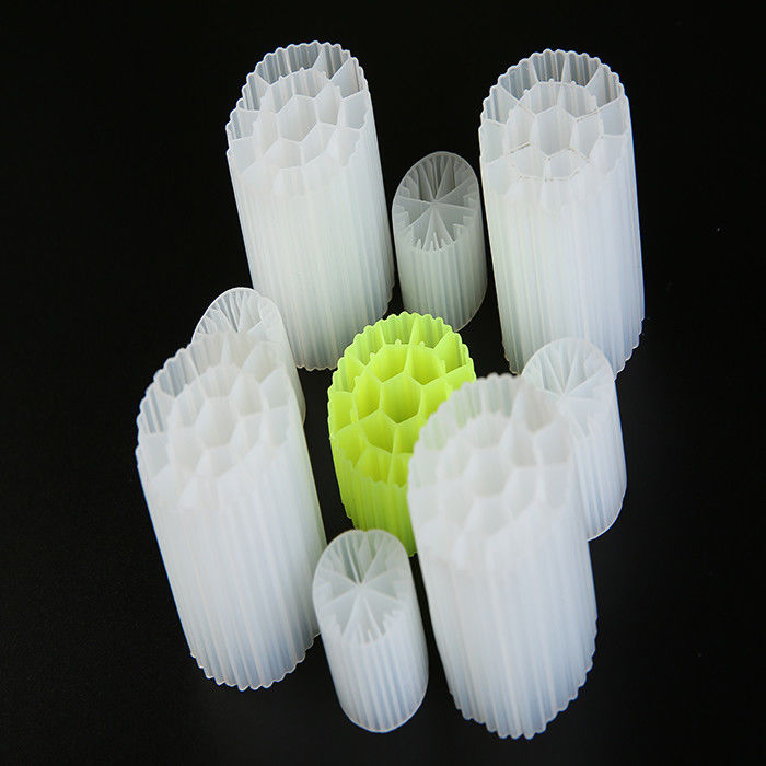 白色 MBBR 池バイオセルフィルターメディア 純 HDPE 素材と RAS 浮遊