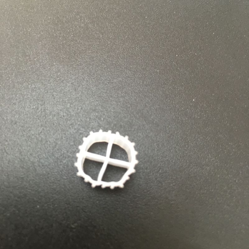 白色 MBBR フィルター メディア 純 HDPE 素材 と RAS の 長寿命