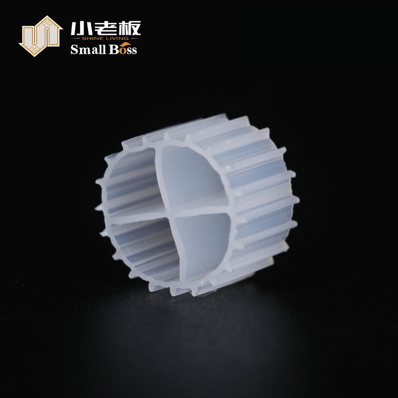 HDPE 小型 K1 バイオフィルターメディア 900m2 / M3 表面面積 11*7mm サイズ