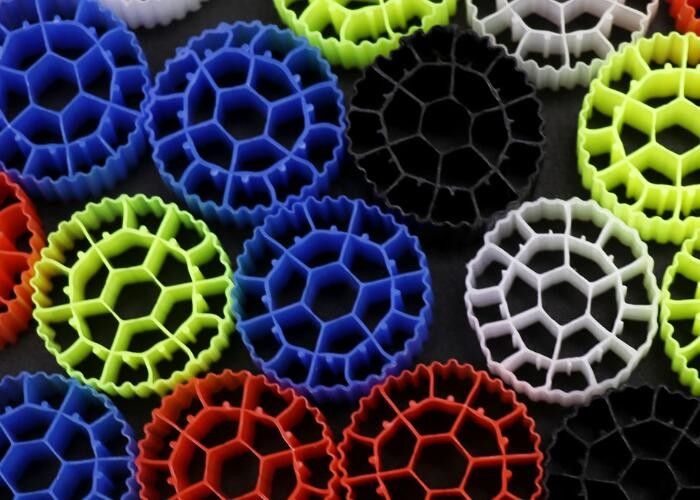 中国 工場 k1 kaldnes プラスチック 漁業用 浮遊生物輸送機 水産物用 RAS mbbr 原子炉 HDPE FDA SAFTY