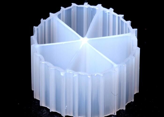 安全な無毒K1 マイクロフィルター MBBR ボモバー 原子炉 100% 純ポリエチレン