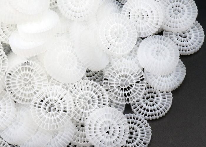 高効率の浮遊池 バイオボール 水族館用フィルターメディア