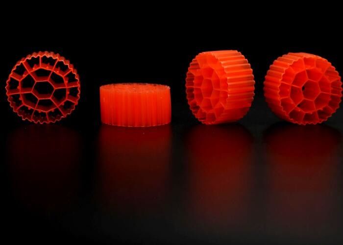 環境に優しいバイオセルフィルターメディア どんな色でも未熟なHDPE素材のバイオボール