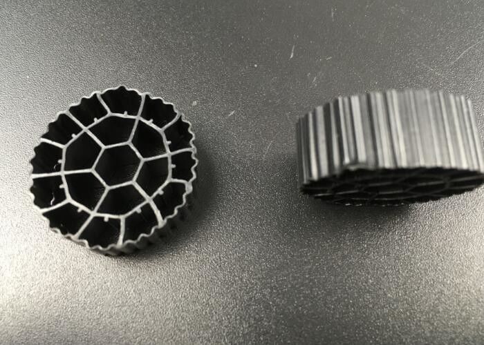 黒色 K3 MBBR フィルターキャリア 工業用水処理用 25*10mm