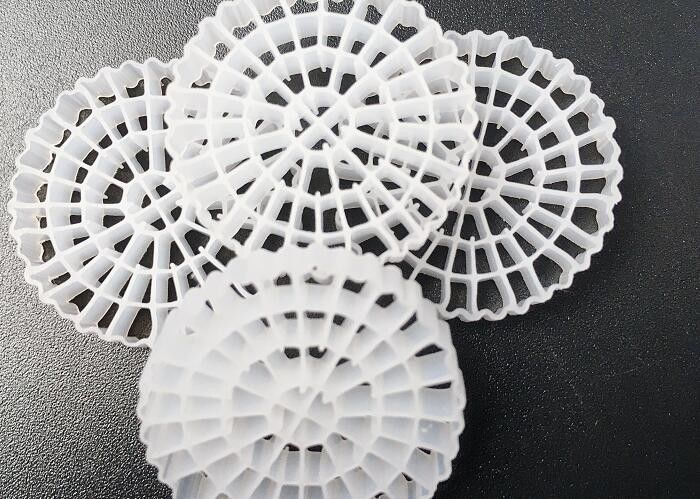 K3 カルドネス Mbbr フローティングボール BIOフィルターメディア Hdpe 25*4mm 白色