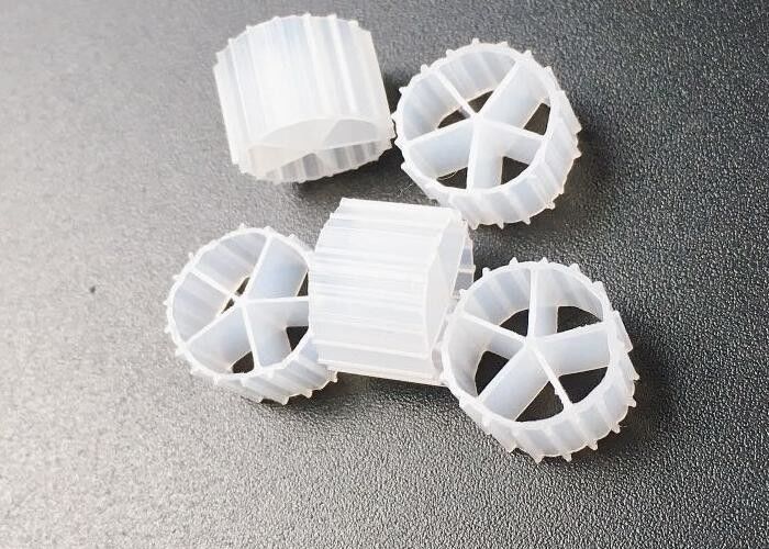 紫外線耐性HDPE 10*7MM MBBR BIOBALLS IFAS プロセス 5室 fda 安全素材 浮遊媒体 安い価格