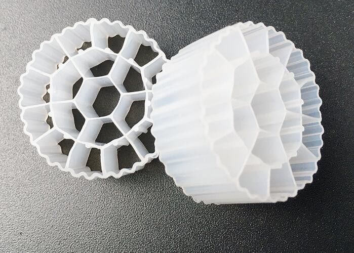 19 ホール 25*10mm 白いバイオマスのフィルター キャリア UV 耐性バイオフィルム メディア