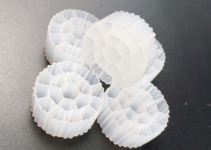 Hdpe K3 バイオセル MBBR 水処理メディア 25*12mm 600m2 / M3 大面積