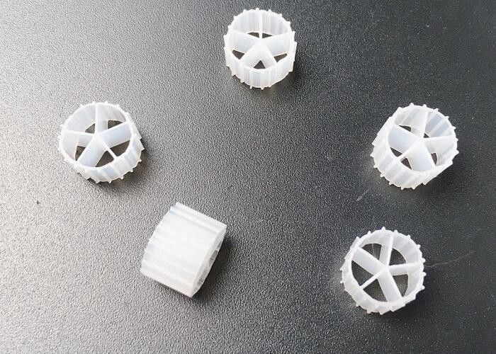 ストック K1 MBBR 水処理施設 10*7mm バイオセル Mbbr フィルターメディア