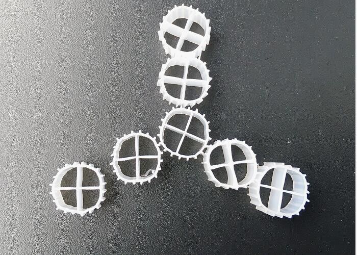 MBBRバイオフィルターメディア バイオチップ 0.96 - 0.98g / Cm3 密度 RAS 水産物 FABバイオメディア