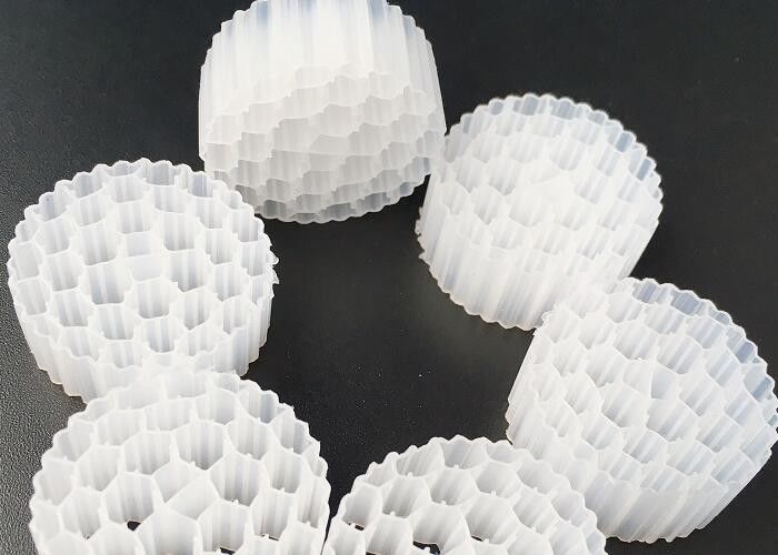 プラスチック バイオ MBBR 水処理 FAB / 滴水フィルター 梱包 浮遊媒介 25*12mm