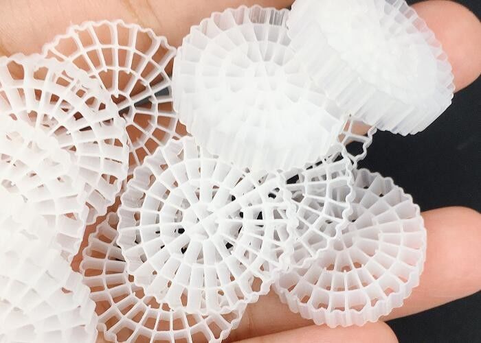 K3 カルドネス Mbbr フローティングボール BIOフィルターメディア Hdpe 25*4mm 白色