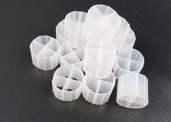 高品質のバイオセルフィルターメディア 純 HDPE 素材と白色