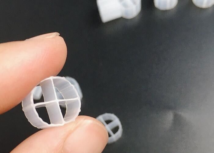 ヒップス ホワイト カラー プラスチック バイオメディア 移動ベッド バイオフィルター 12*9mm サイズ