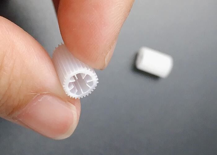 ヴァージンHIPS素材 MBBRフィルターメディア 浮遊マイクロバイオパイプメディア 下水処理用