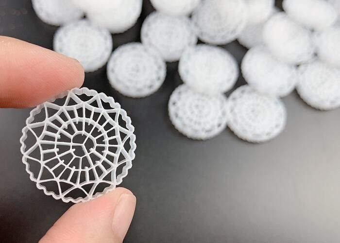 100% ヴァージン HDPE FDA 安全な白色 自然色 MBBR フィルターメディア