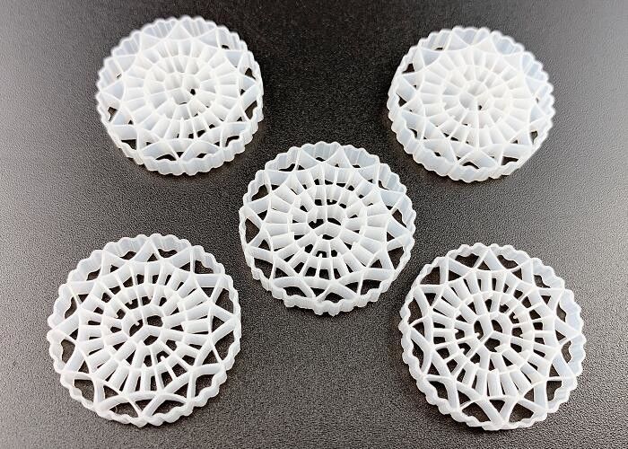 100% ヴァージン HDPE FDA 安全な白色 自然色 MBBR フィルターメディア