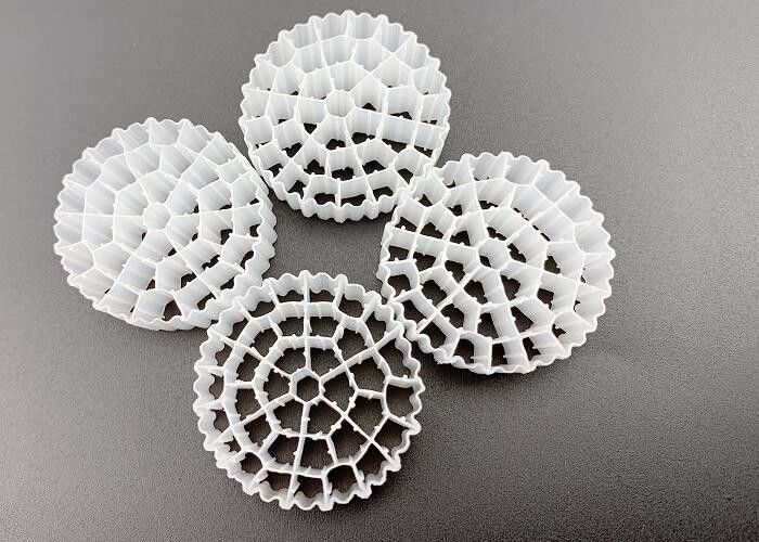 FDA PE37 25*10MM ホワイト HDPE MBBR フローティングフィルターメディア