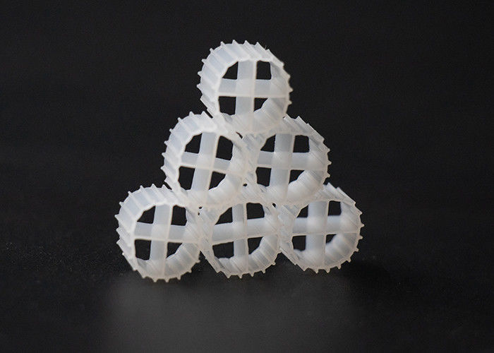 衝撃防止のK1フィルターメディア コイ池バイオフィルター 低エネルギー消費 MBBR 浮遊バイオマスキャリア