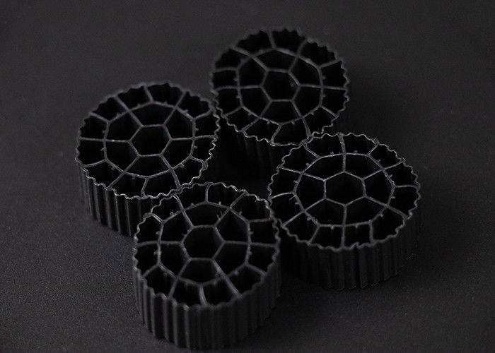 25mm × 10mm サイズ プラスチックフィルター メディア 純 HDPE 素材 MBBR バイオボール