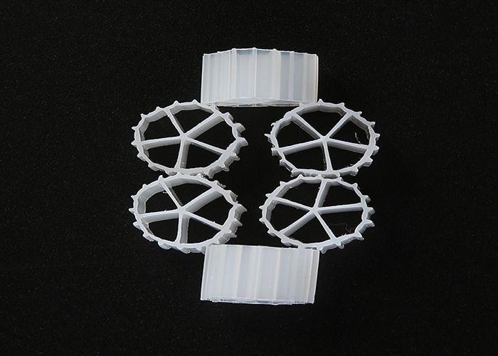 色彩のあるHDPE カルドネスK1フィルターメディア バイオフィルム 10mm X 7mm