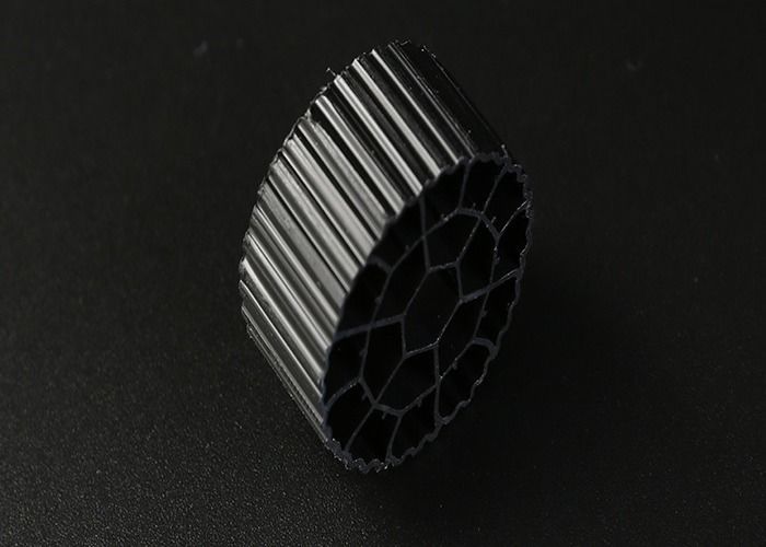 鮮やかなまたはカスタマイズされたプラスチック移動メディアフィルター 水族館のための原始HDPE素材