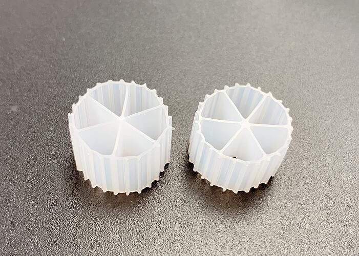 大面積 PE04 純 HDPE 白色 Mbbr バイオセルフィルターメディア 800m2/M3