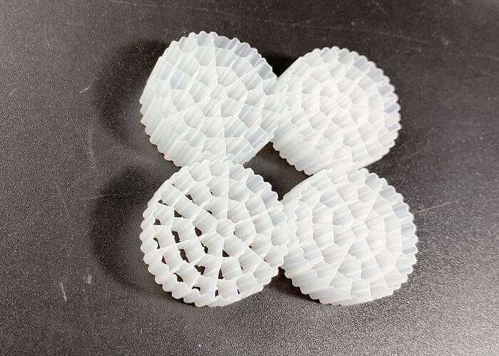 白色 SBR プロセス水処理 MBBR フィルターメディア ROHS REACH