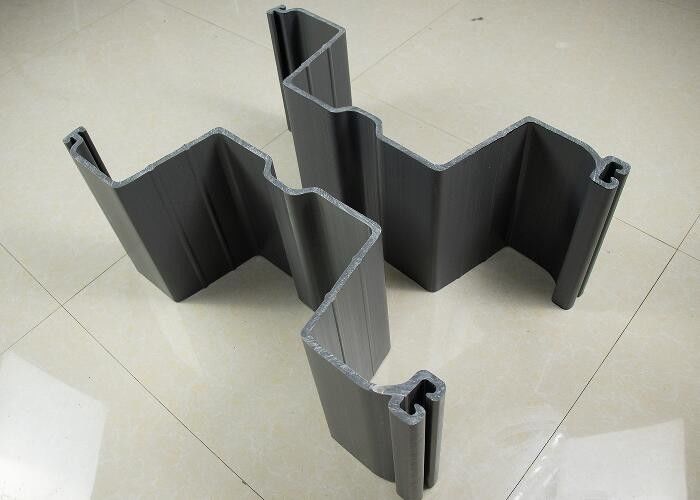 ビニール PVC エクストルーション プラスチックシート U 形 灰色